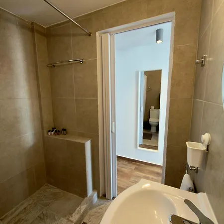 Apartment Olive & Sage 3br Walking Distance To Protaras And Pool *